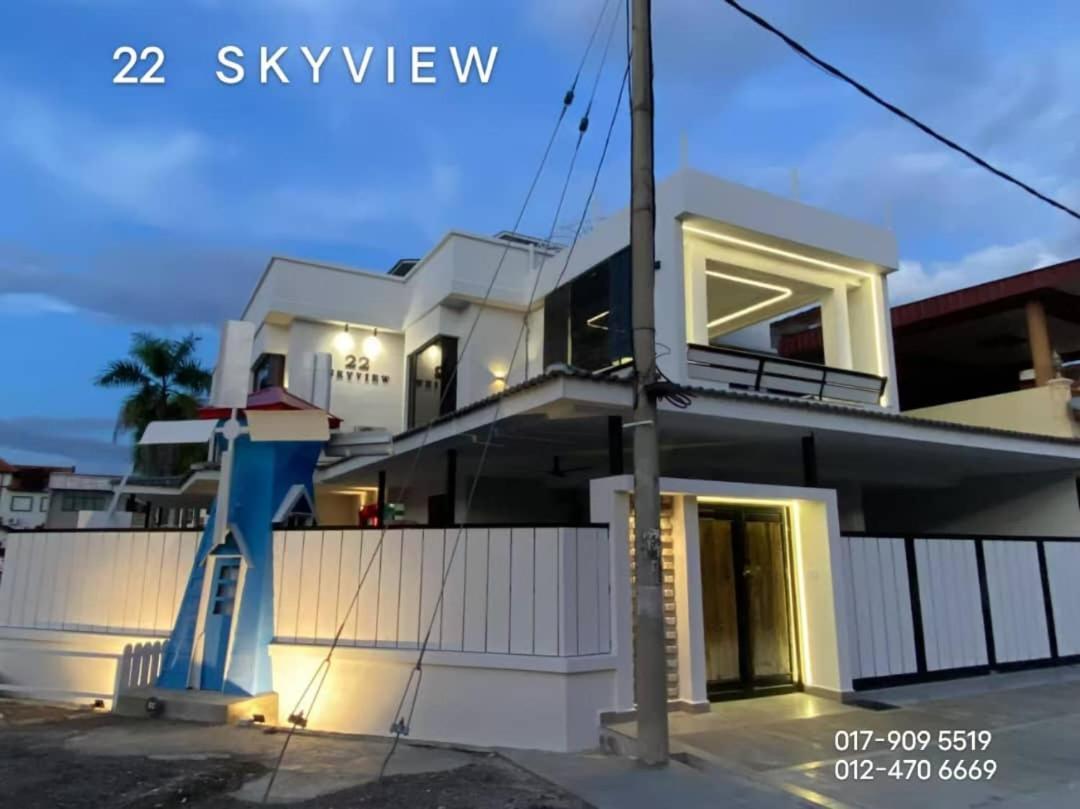 22 Skyview Hotel Букит Мертаджам Екстериор снимка