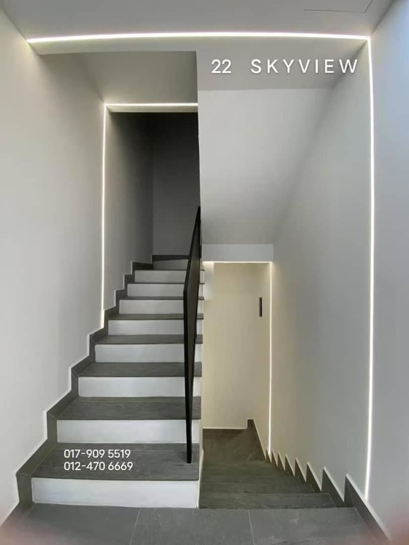22 Skyview Hotel Букит Мертаджам Екстериор снимка